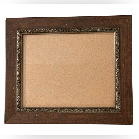 Vintage Solid Wood Picture Frame Ornate Brass Detail Classic Wall Decor 8x10 - Picture 2 of 4